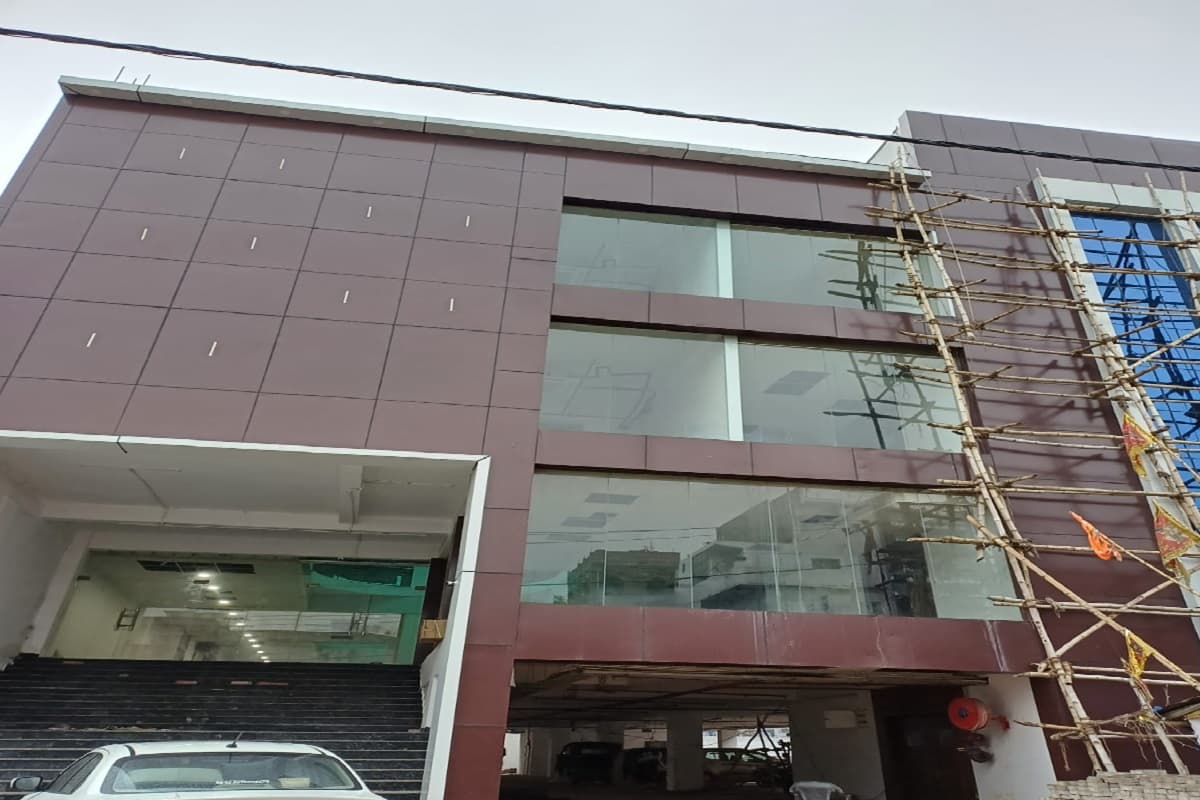 मुजफ्फरपुर म्युनिसिपल शॉपिंग मार्ट बनकर तैयार, फूड कोर्ट और पार्किंग समेत मिलेंगी ये सुविधाएं