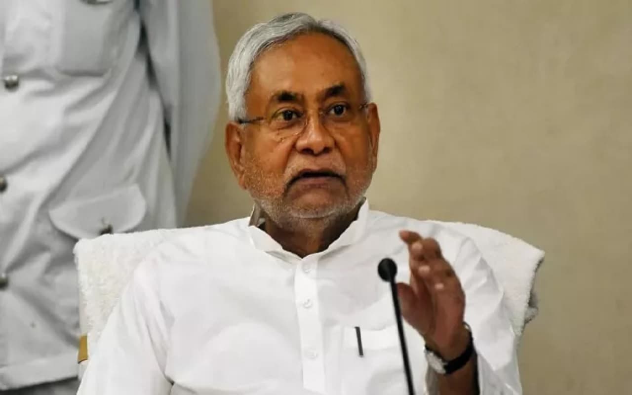 बिहार सरकार के 225 पदाधिकारियों का तबादला, परिवहन समेत 7 विभागों में हुई ताबड़तोड़ ट्रांसफर-पोस्टिंग