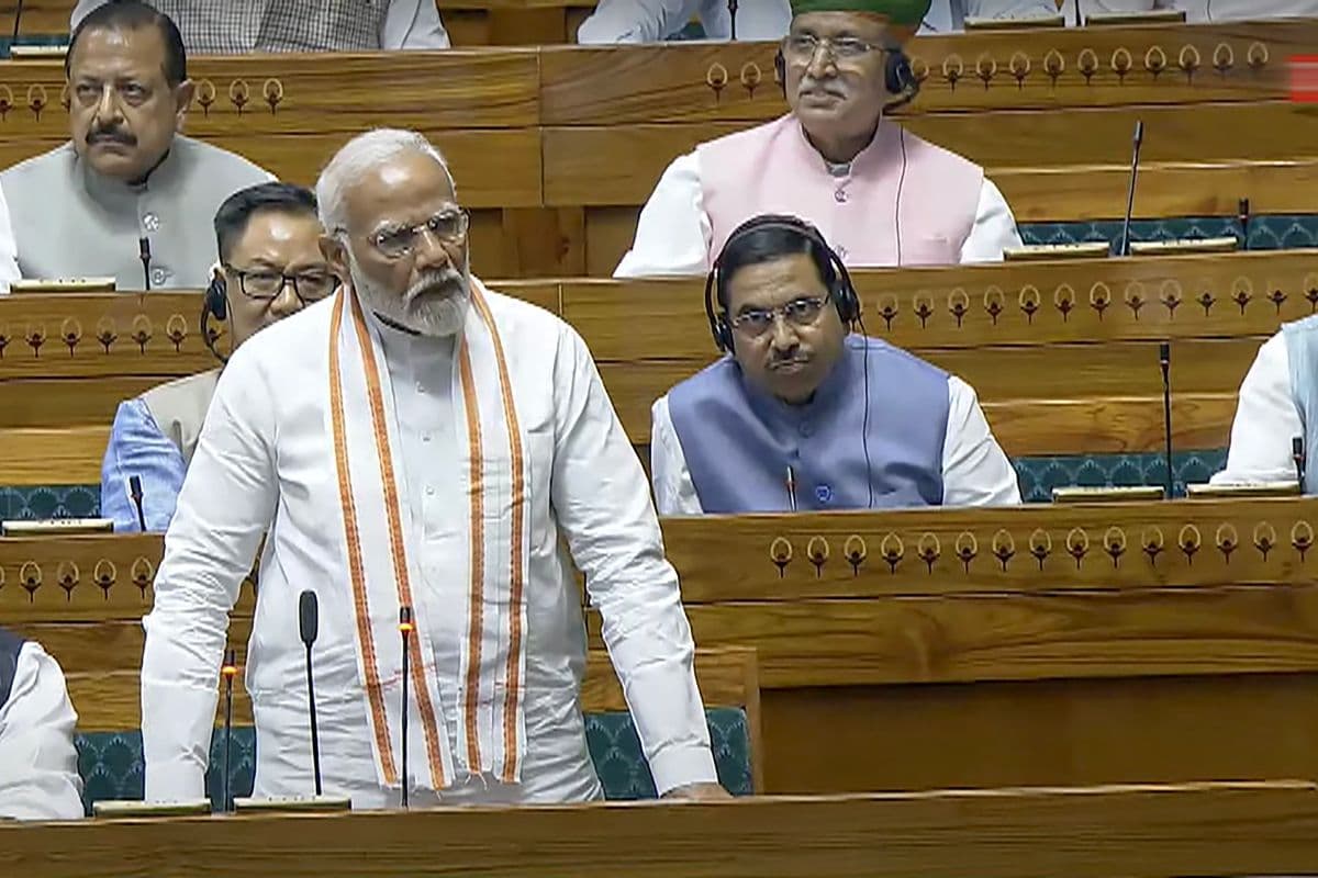Wakf Bill In Parliament: वक्फ बोर्ड की शक्तियों पर लगेगी लगाम, संशोधन विधेयक में सरकार करेगी बड़े बदलाव