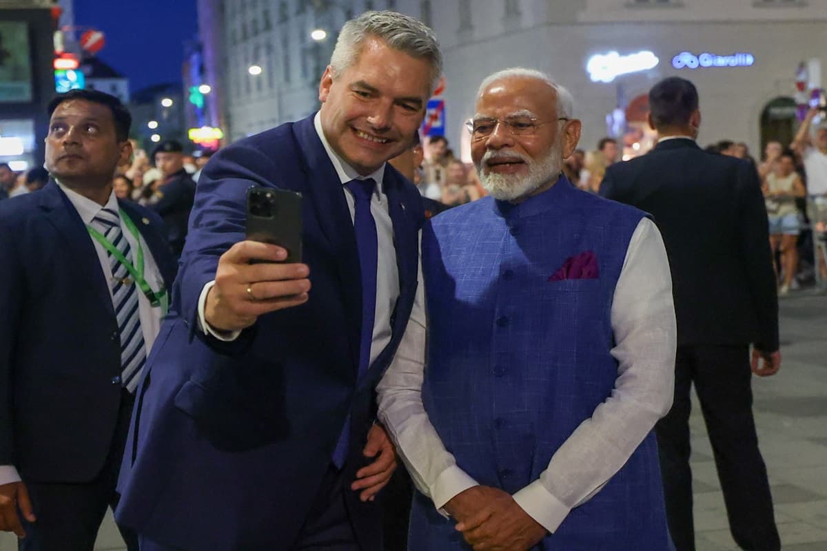 पीएम मोदी ने ऑस्ट्रिया के चांसलर कार्ल नेहमर से मुलाकात की, बेहतरीन संबंधों के लिए हुई चर्चा, सेल्फी भी ली