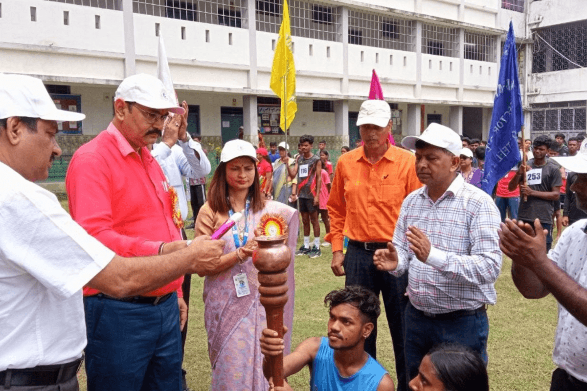 बोकारो : डीएवी स्पोर्ट्स एथलेटिक्स मीट 2024 का हुआ आयोजन, 10 विद्यालयों के 300 एथलीट दिखा रहे प्रतिभा