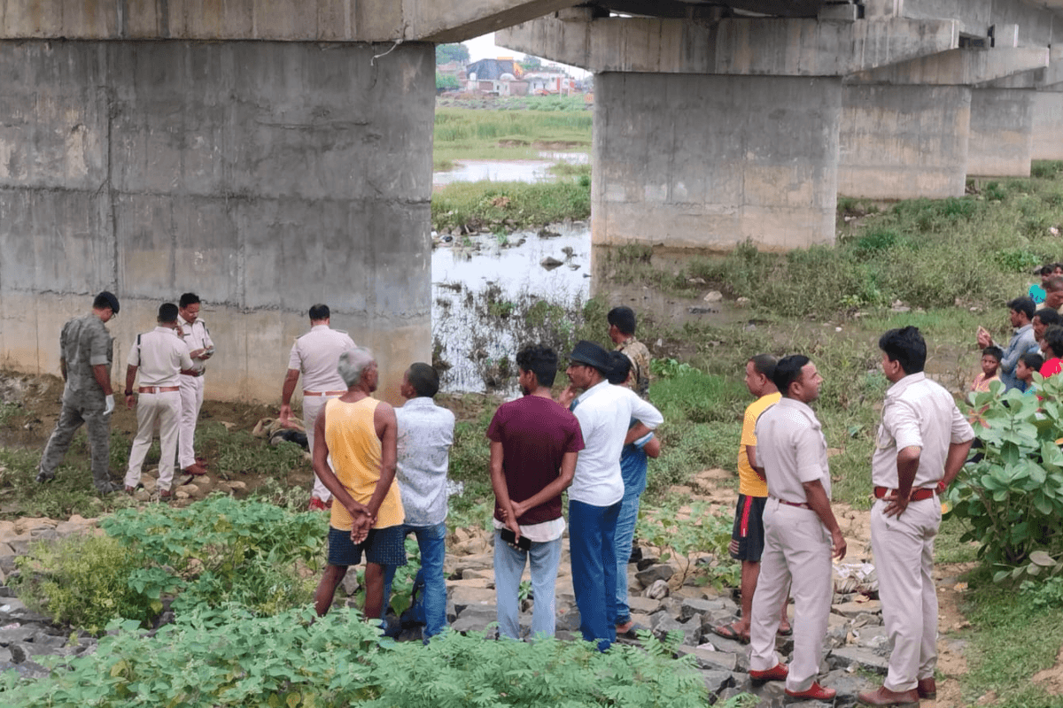 गोड्डा में पुल के नीचे 25 वर्षीय युवक का शव बरामद, पुलिस को सुसाइड का शक