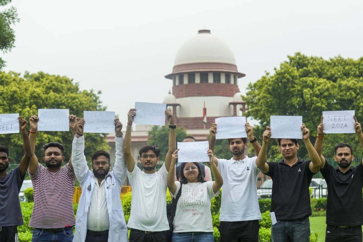 NEET-UG 2024: 'पेपर लीक केवल पटना और हजारीबाग तक ही सीमित', सुप्रीम कोर्ट ने बताया क्यों नहीं की गई परीक्षा रद्द