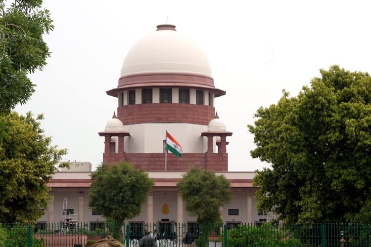 सुप्रीम कोर्ट ने बंगाल के बाहर मामलों को स्थानांतरित करने की याचिका पर सीबीआई को लगाई फटकार