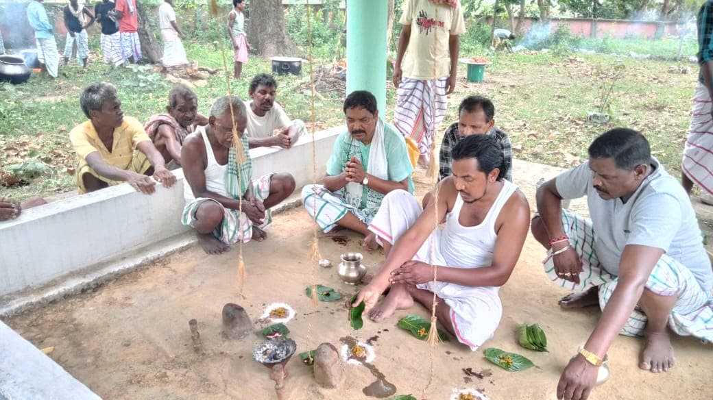 ग्रामीणों ने आषाढ़ी पूजा कर अच्छी बारिश व फसल के लिए देवी-देवताओं से की प्रार्थना