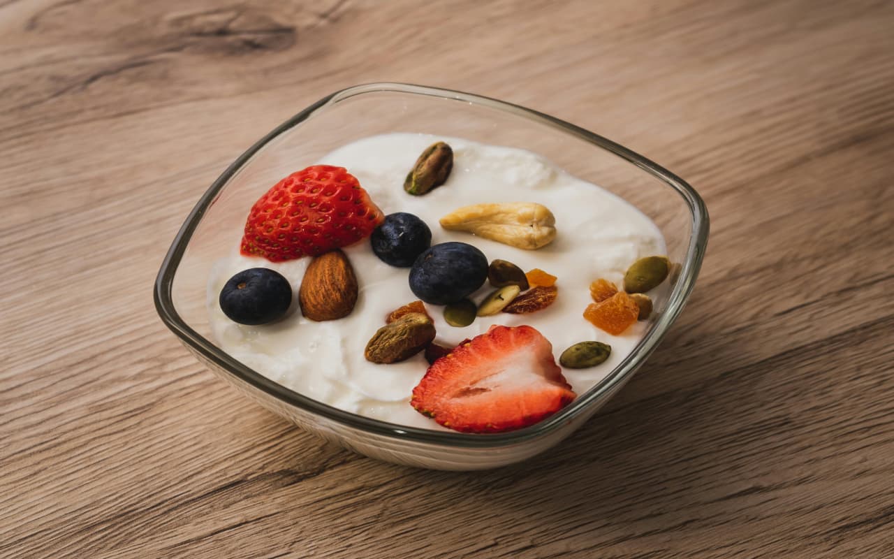 Health Tips: क्या मानसून में खा सकते हैं दही? जानें