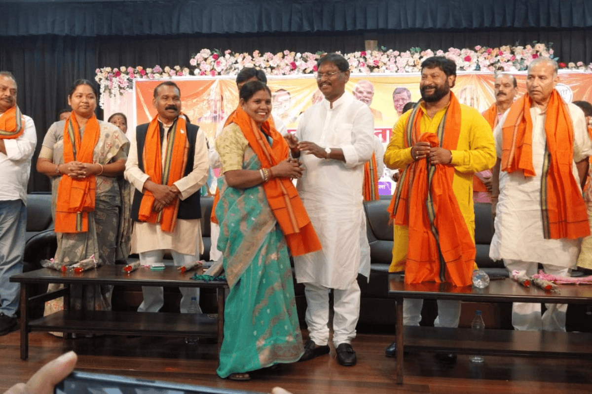 पूर्व मुख्यमंत्री अर्जुन मुंडा ने साधा निशाना, कहा-झूठ के सहारे राजनीति कर रहा विपक्ष, आरक्षण पर फैला रहा भ्रम