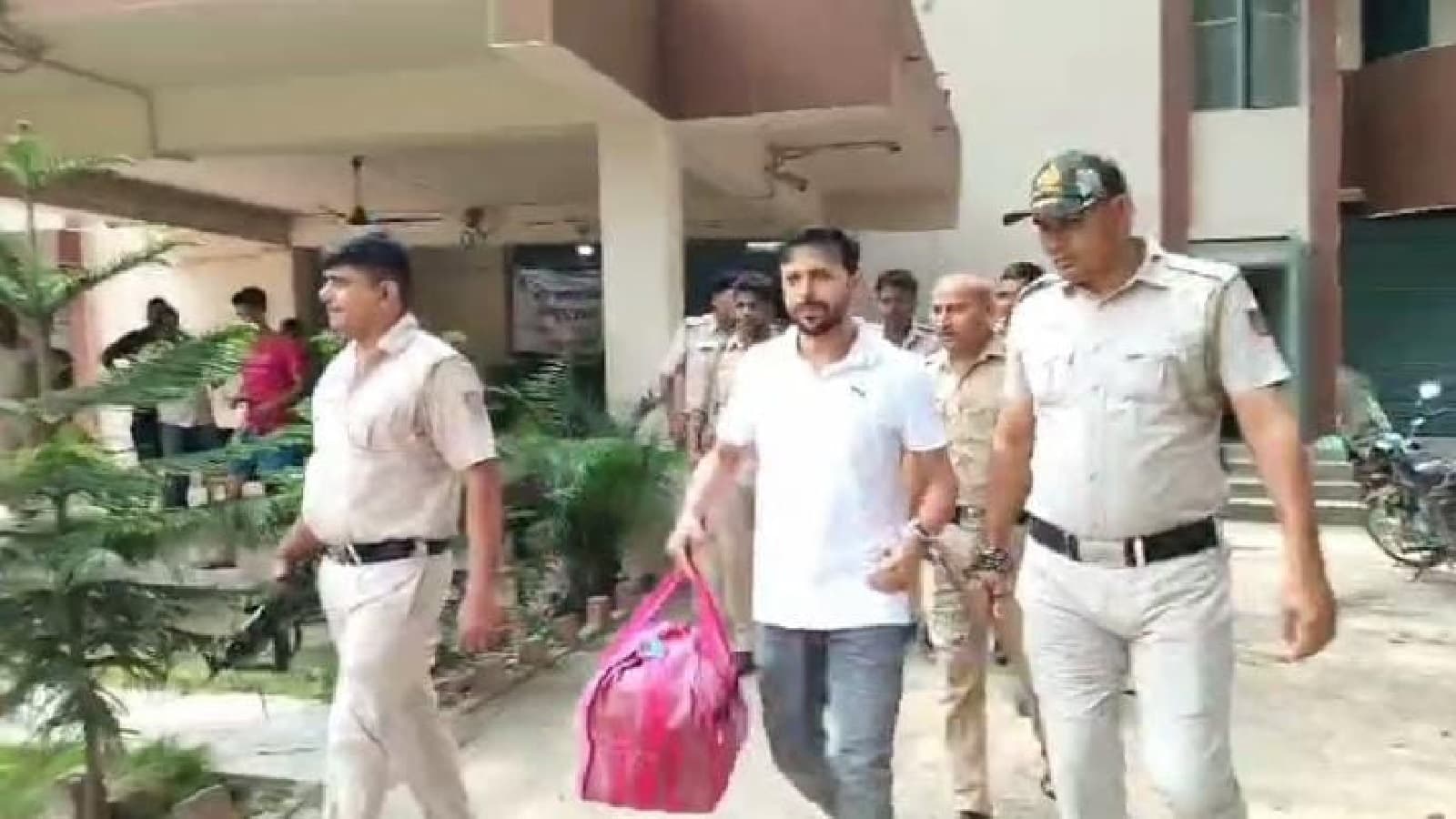 Crime News: तिहाड़ जेल से मोतिहारी लाया गया  राहुल सिंह, जानें इस कुख्यात अपराधी के बारे में सब कुछ