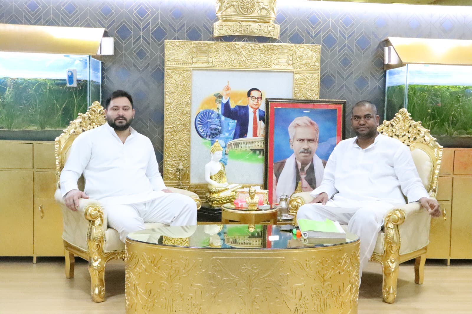 Bihar Politics: मुकेश सहनी से मिले तेजस्वी यादव, कानून व्यवस्था को लेकर कही ये बात...