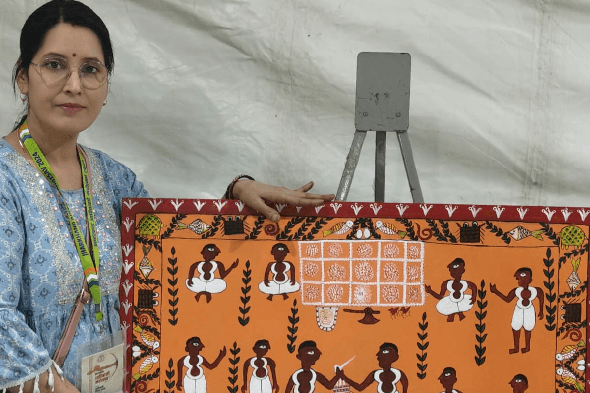 आदिवासी महोत्सव में दुमका की नीलम नीरद की जादोपटिया पेंटिंग ने छोड़ी छाप