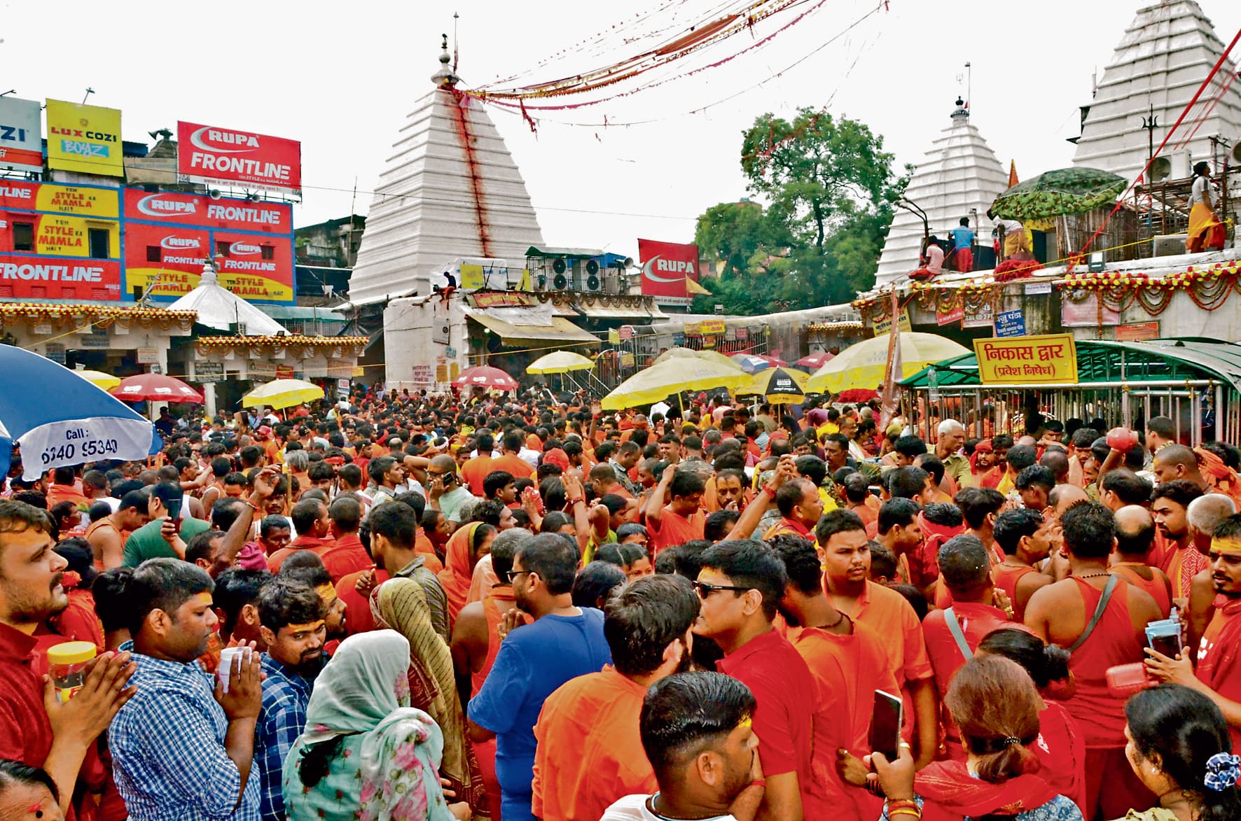 Shravani Mela: देवघर में बाबा बैद्यनाथ से पहले मां काली की पूजा की है परंपरा, नाचते-झूमते बाबानगरी पहुंच रहे कांवरिये