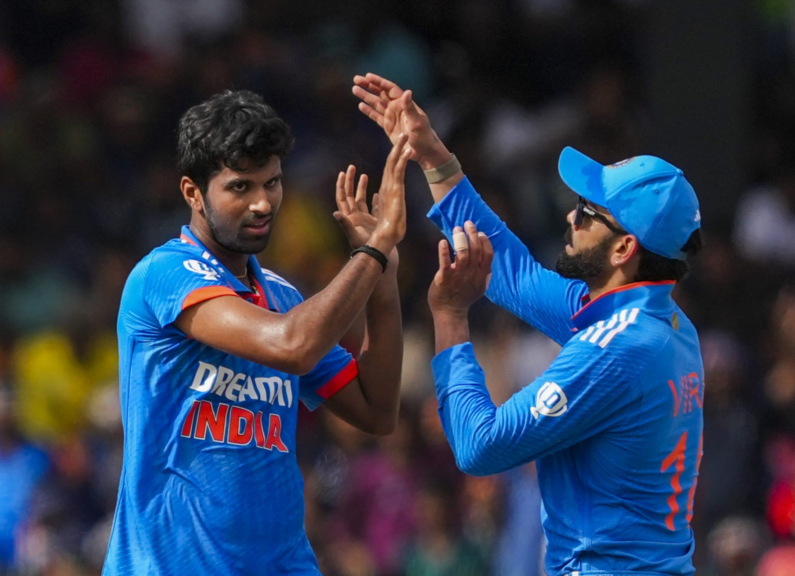 IND vs SL दूसरा वनडे: Jeffrey Vandersay के छह विकेट की मदद से श्रीलंका ने भारत को 32 रनों से हरा दिया