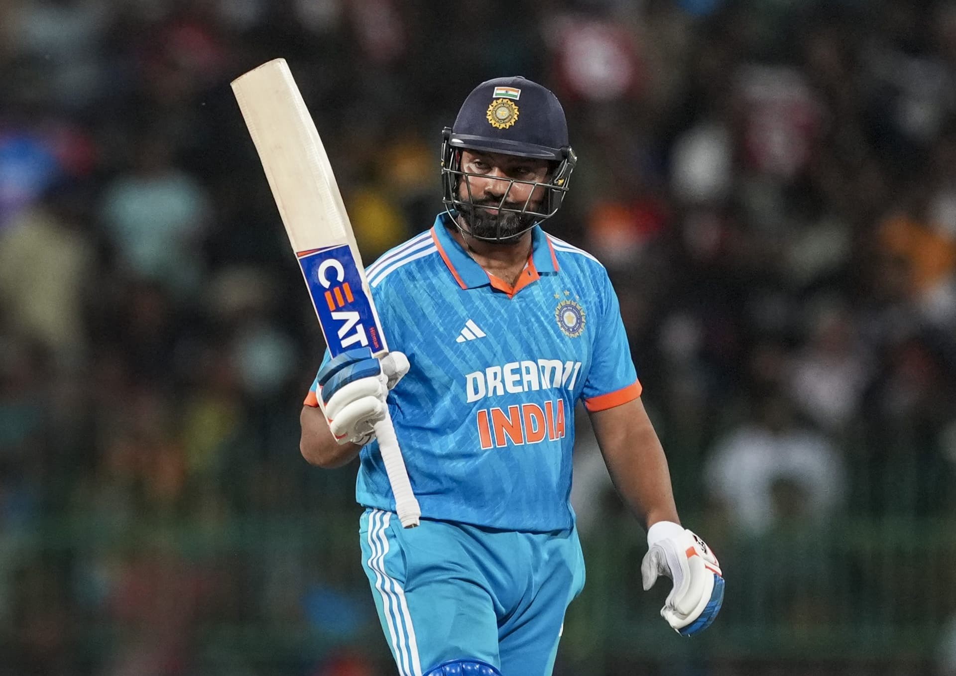 IND vs SL: रोहित शर्मा ने सचिन तेंदुलकर को छोड़ा पीछे, बनाया नया रिकॉर्ड