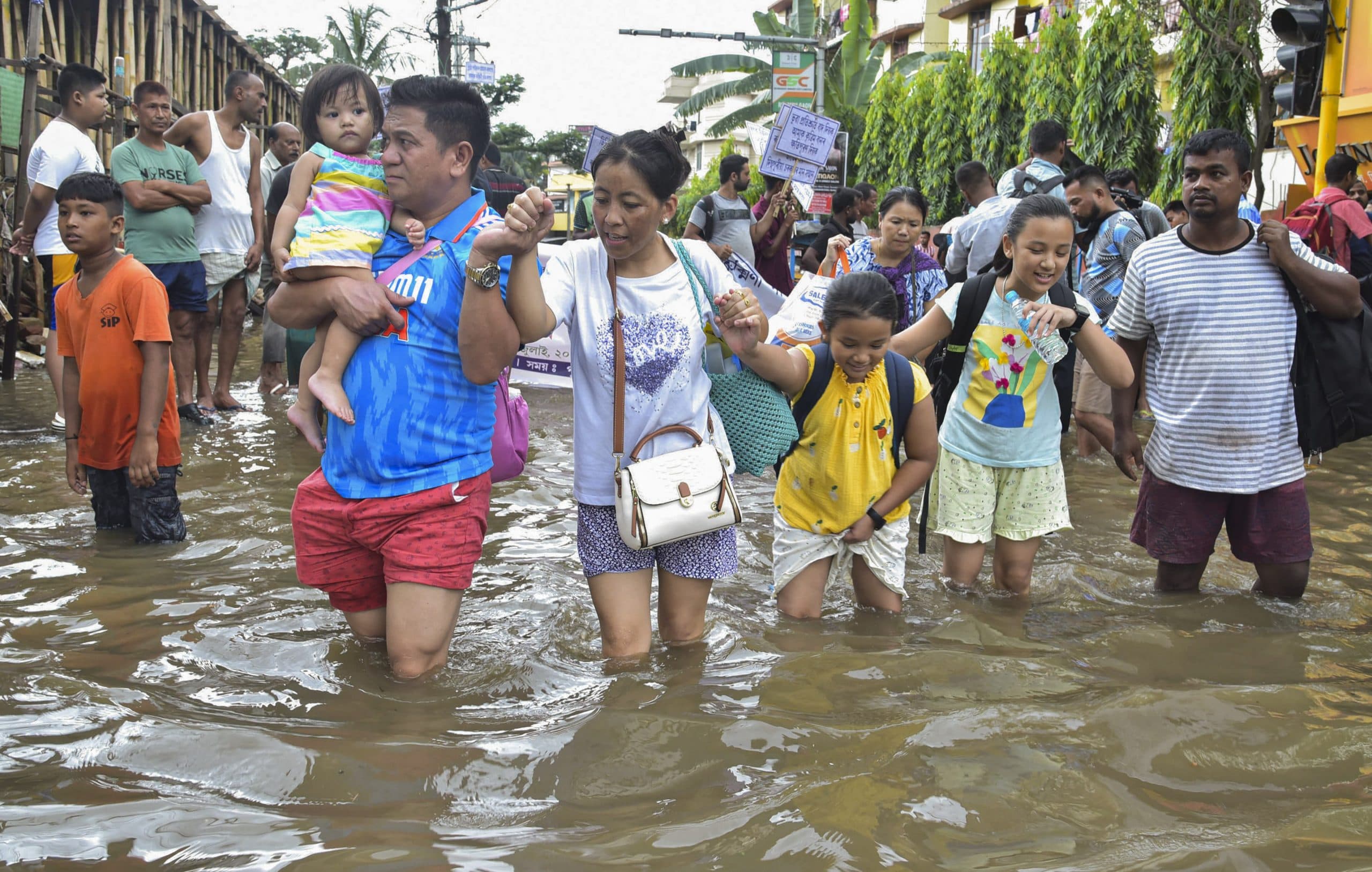 अगले 7 दिनों तक कई राज्यों में भारी बारिश, मौसम विभाग ने जारी किया अलर्ट, तेज हवा की भी चेतावनी