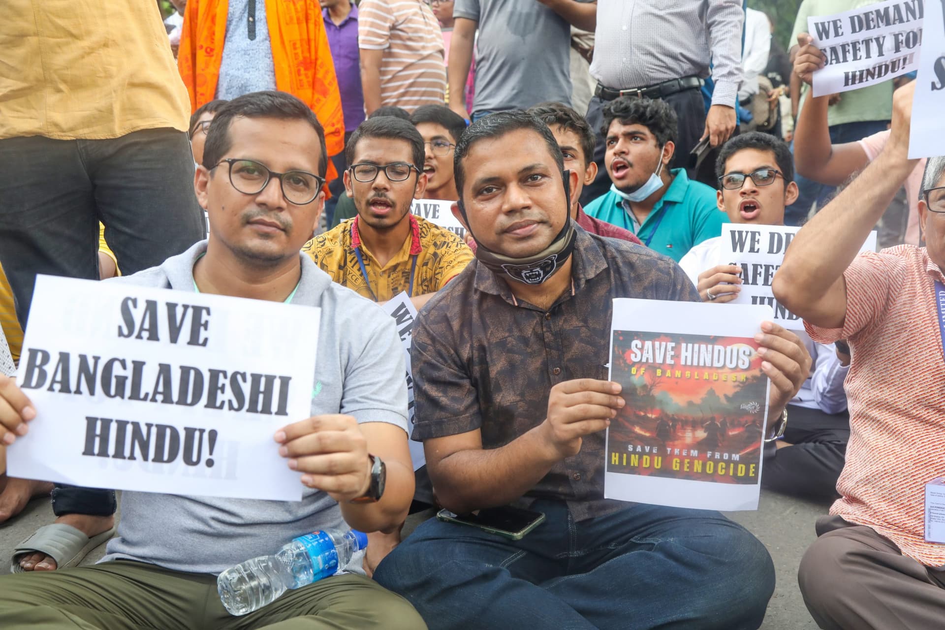 'हमने उनके घरों और मंदिरों की रखवाली की', बांग्लादेश में हिन्दुओं पर हमले के आरोप पर भड़के रहमान