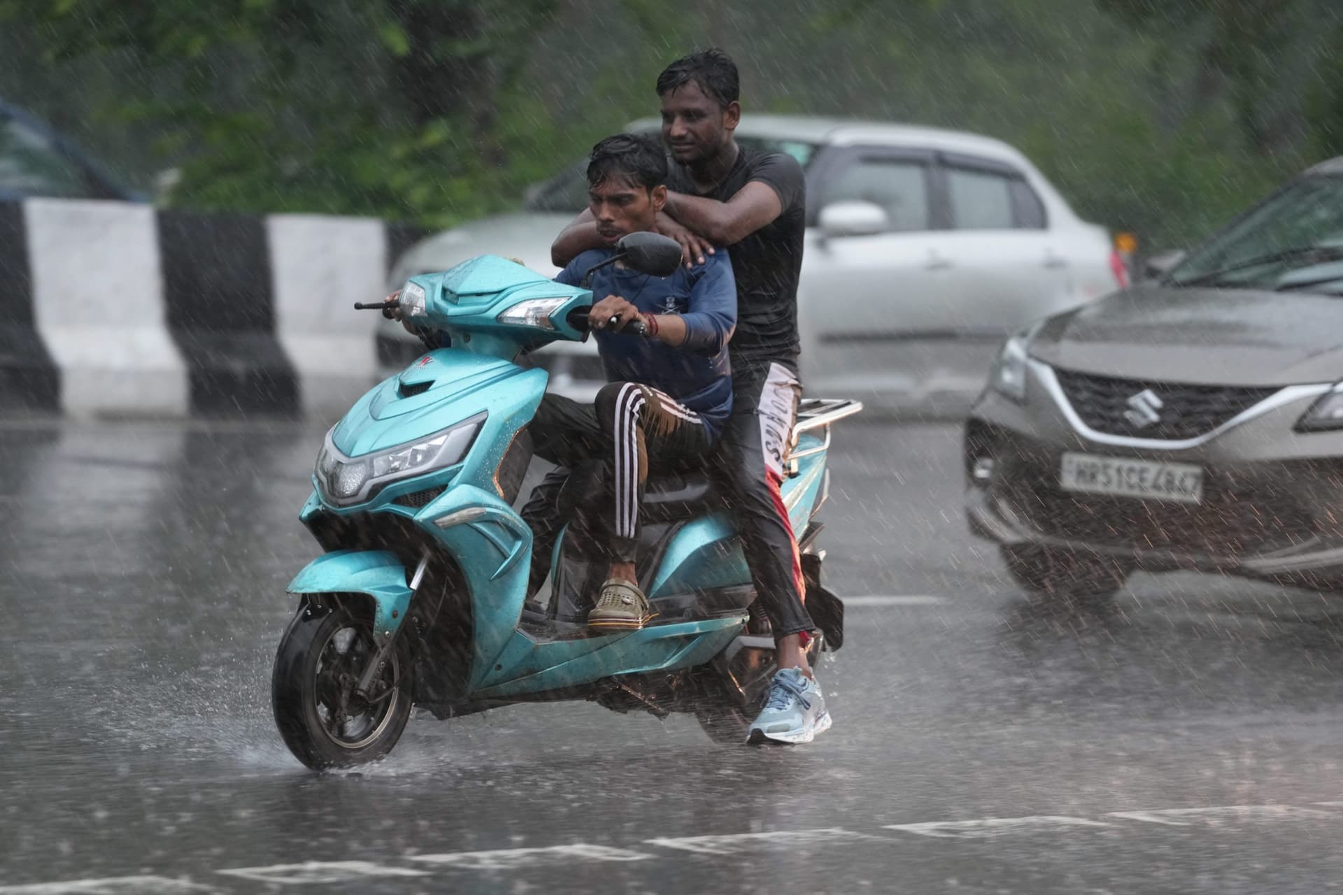 UP Weather: यूपी में अभी राहत नहीं… अगले 7 दिनों तक होती रहेगी बारिश, मौसम विभाग ने जारी किया अलर्ट