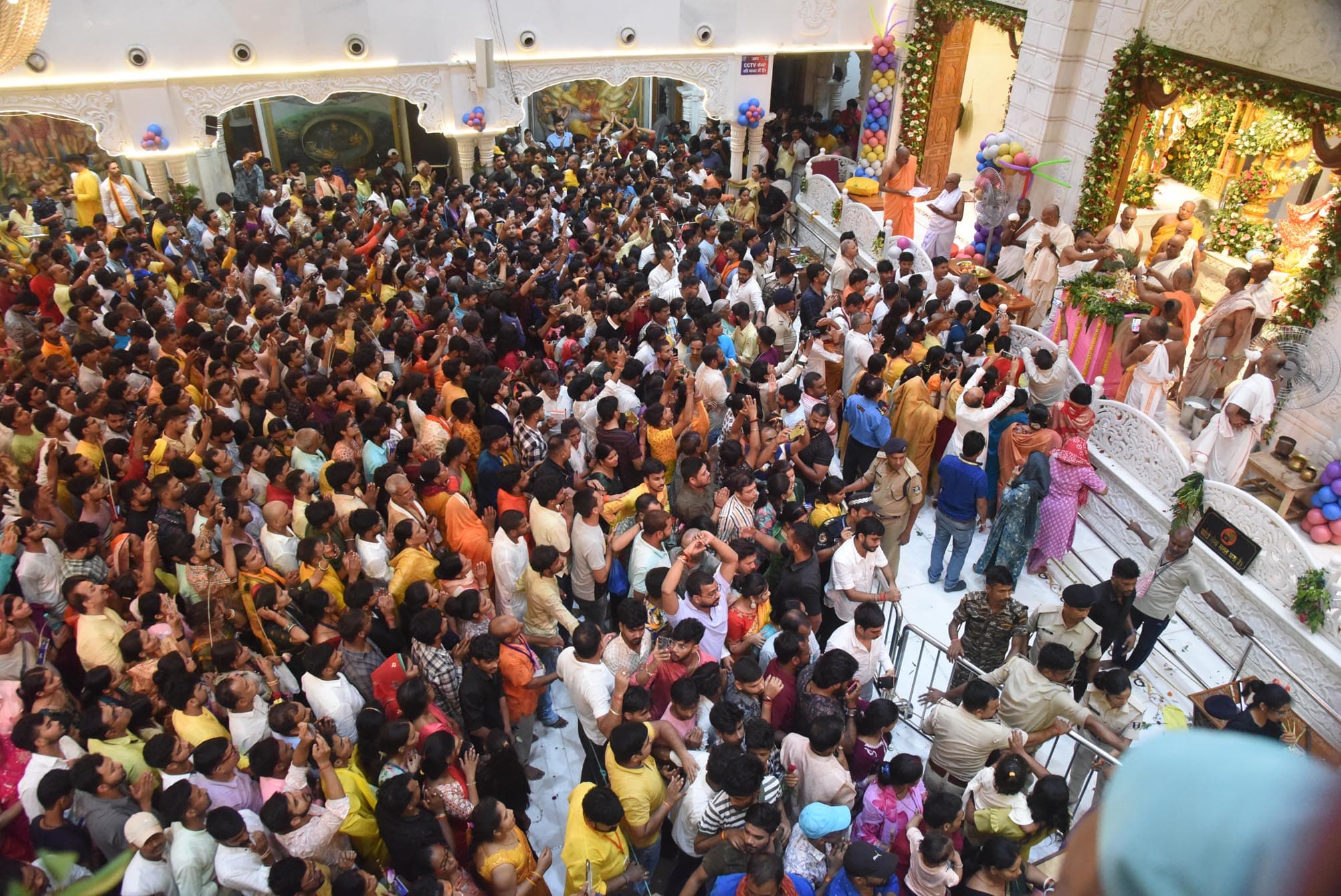 पटना इस्कॉन मंदिर में उमड़े कृष्ण भक्तों के बीच घुसा चोर गिरोह, गायब कर दिए चेन, फोन और बाइक