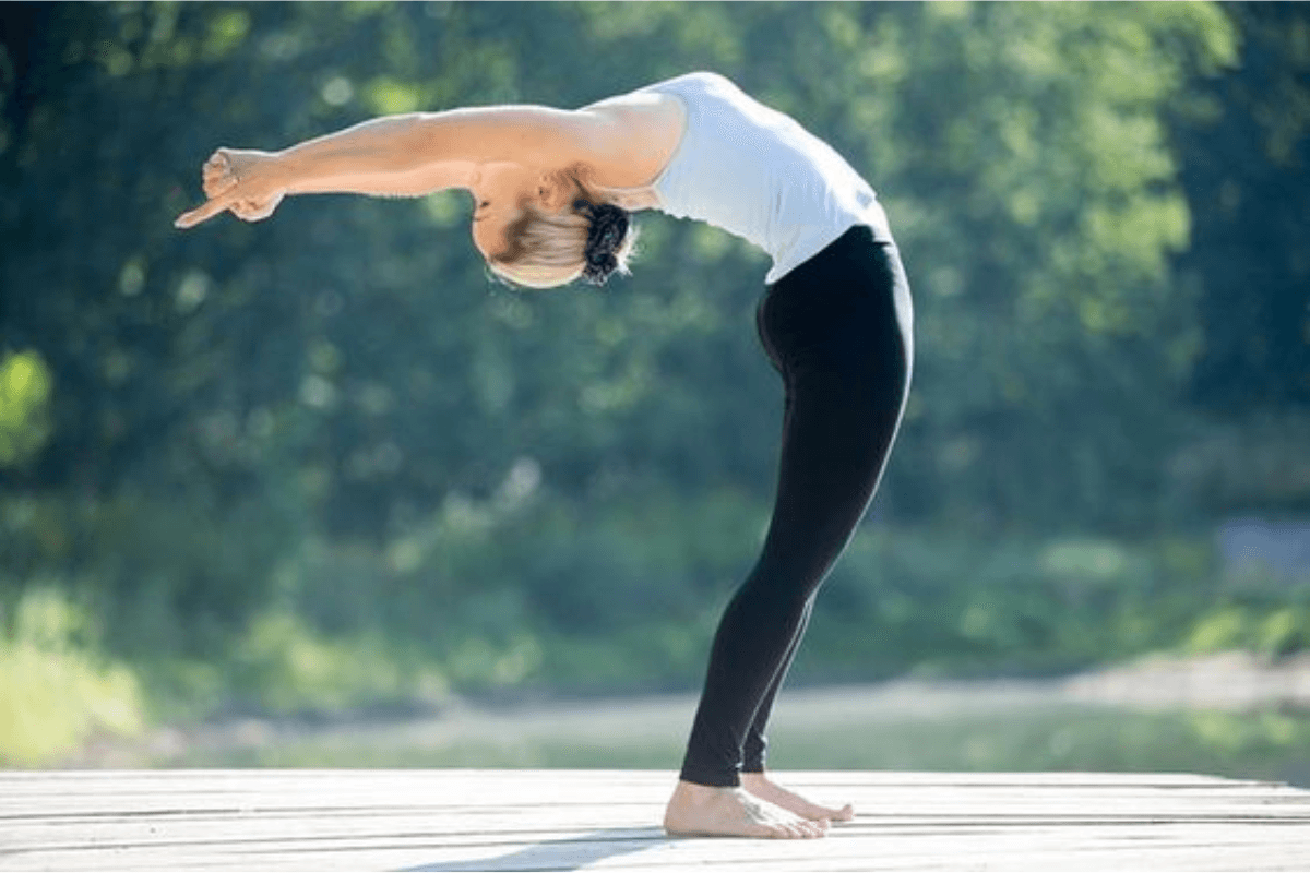 Yoga Asanas for Stiffness: लंबे समय तक बैठे रहने से शरीर में आई अकड़न दूर करेंगे ये योग आसन