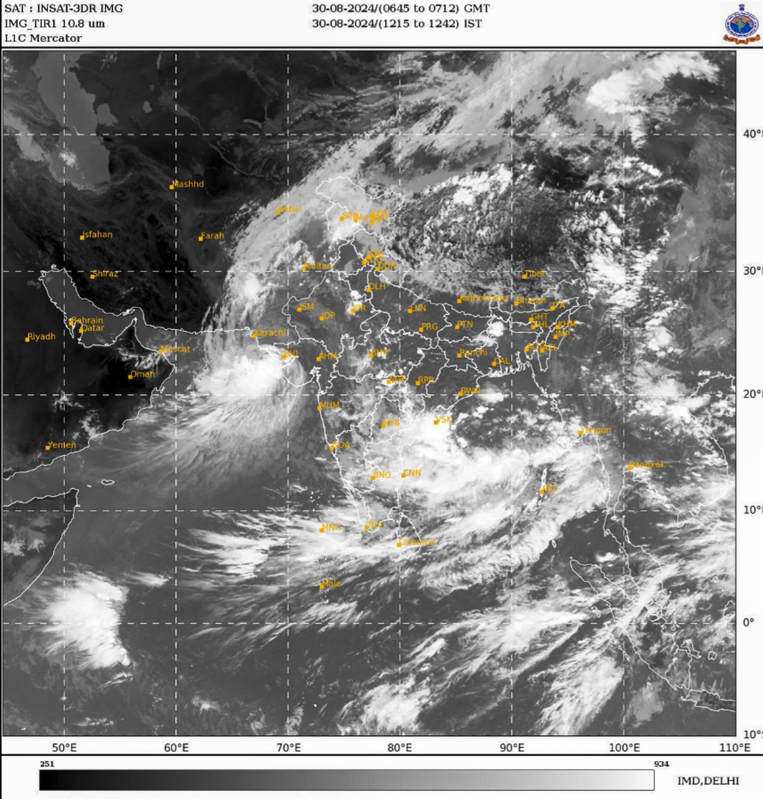 Heavy Rain Warning: अगले 7 दिनों में भयंकर तूफान की एंट्री! 20 से 24 अक्टूबर तक मूसलाधार बारिश, अलर्ट जारी