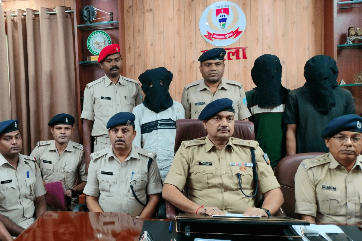 कनक ज्वेलर्स गोलीकांड : पुलिस से मुठभेड़ के बाद तीन अपराधी गिरफ्तार, जेजेएमपी के हार्डकोर उग्रवादी को लगी गोली