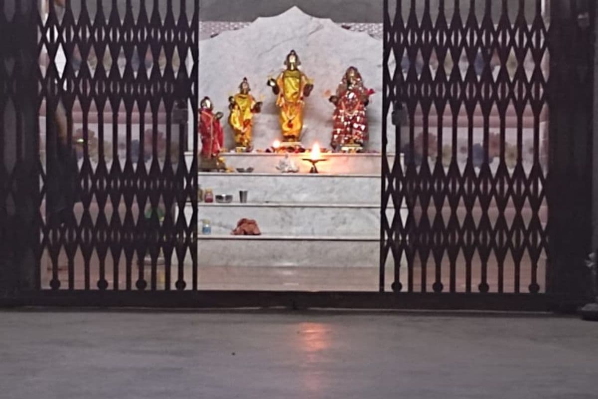 साहिबगंज में राम मंदिर से बजरंग बली की अष्टधातु की मूर्ति चोरी, भागने के क्रम में ग्रामीणों के हत्थे चढ़ा 1 चोर