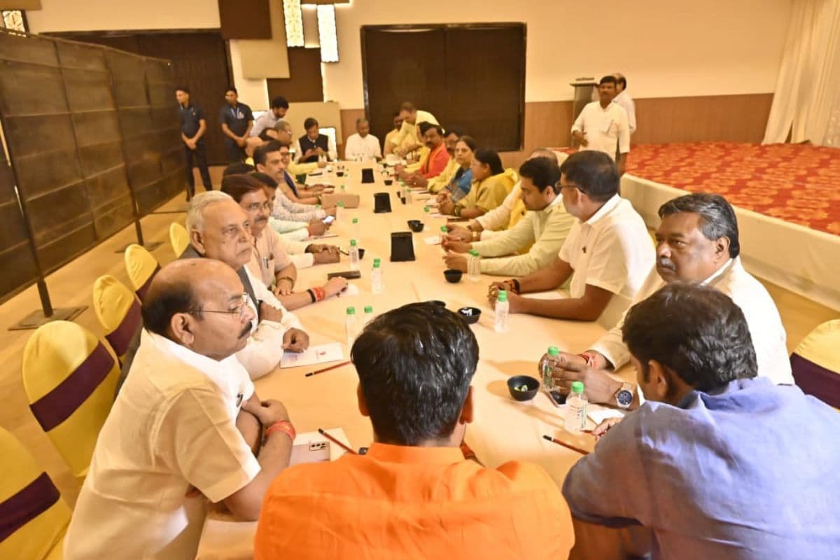विधानसभा चुनाव 2024: असम के CM ने रांची में विधायकों के साथ की बैठक, आज जमशेदपुर में कार्यकर्ताओं से करेंगे संवाद