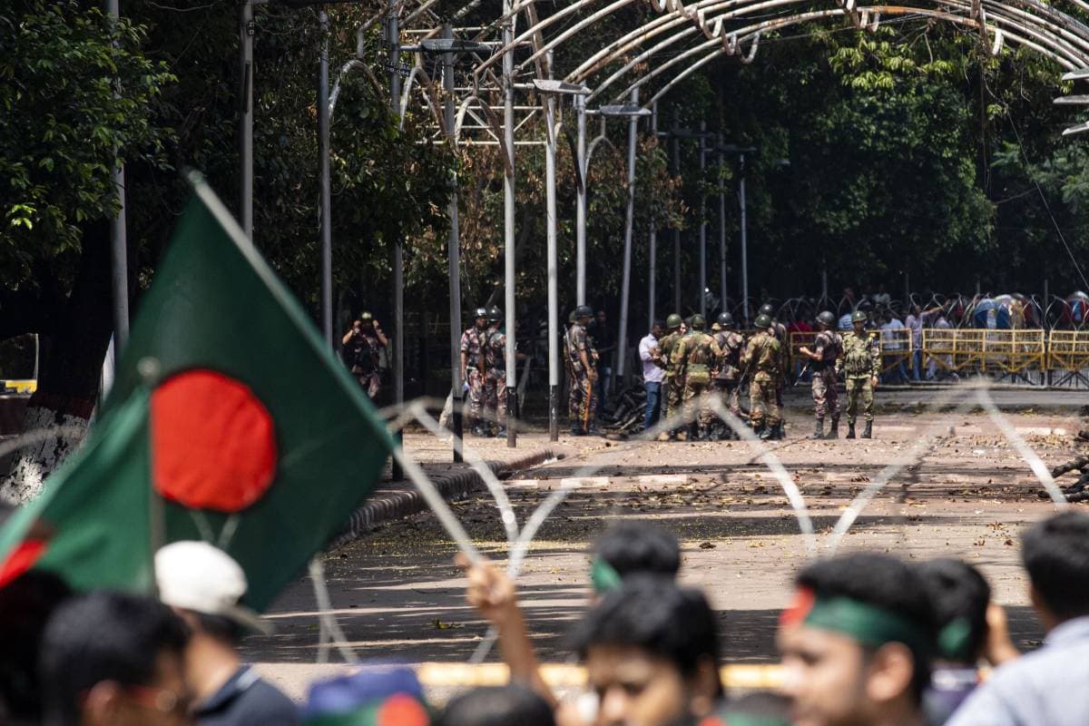 Bangladesh Violence: बांग्लादेश में अब मीडिया को बनाया जा रहा है निशाना, जानें ताजा हालात