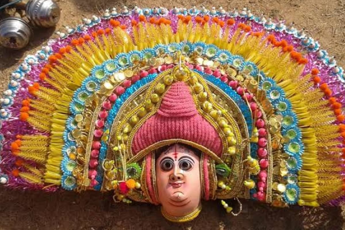 Jharkhand Tourism: जानना चाहते हैं छऊ नृत्य का मुखौटा बनाने की कला, तो आइए सरायकेला खरसावां