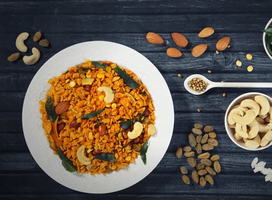 Raksha Bandhan Snacks Idea: स्नैक्स टाइम में ट्राई कीजिए हेल्थि ड्राई फ्रूटस नमकीन चिवड़ा, यहां है आसान विधि
