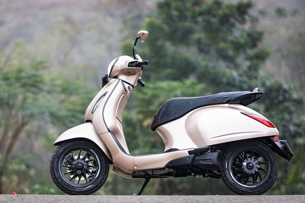 इस Electric Scooter को खरीदने के लिए टूट पड़े ग्राहक, जुलाई में 20,000 से ज्यादा बुकिंग