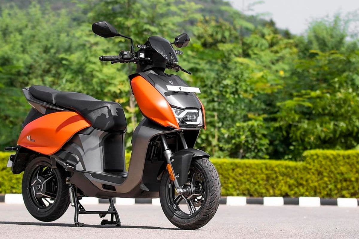 Hero Vida V1 Plus इलेक्ट्रिक स्कूटर बहन को गिफ्ट कर रक्षाबंधन में दें सरप्राइज, 32000 तक की छूट