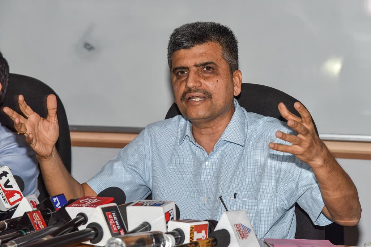 हिंडनबर्ग मामले में वित्त मंत्रालय ने सेबी के माथे पर फोड़ा ठीकरा, कहा- माधवी बुच के बाद बोलने को बाकी नहीं