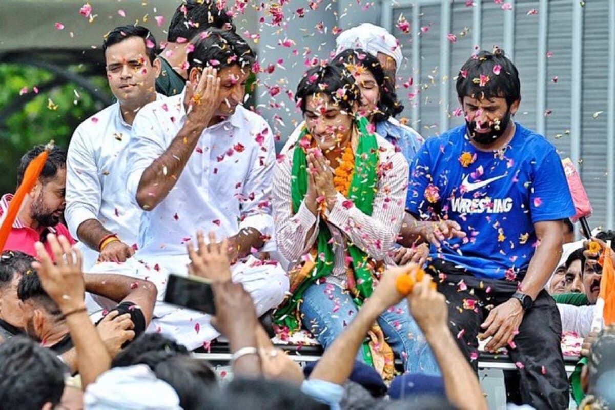 Paris Olympics के बाद भारत लौटने पर विनेश फोगाट का पहला बयान दिल टूटने वाला