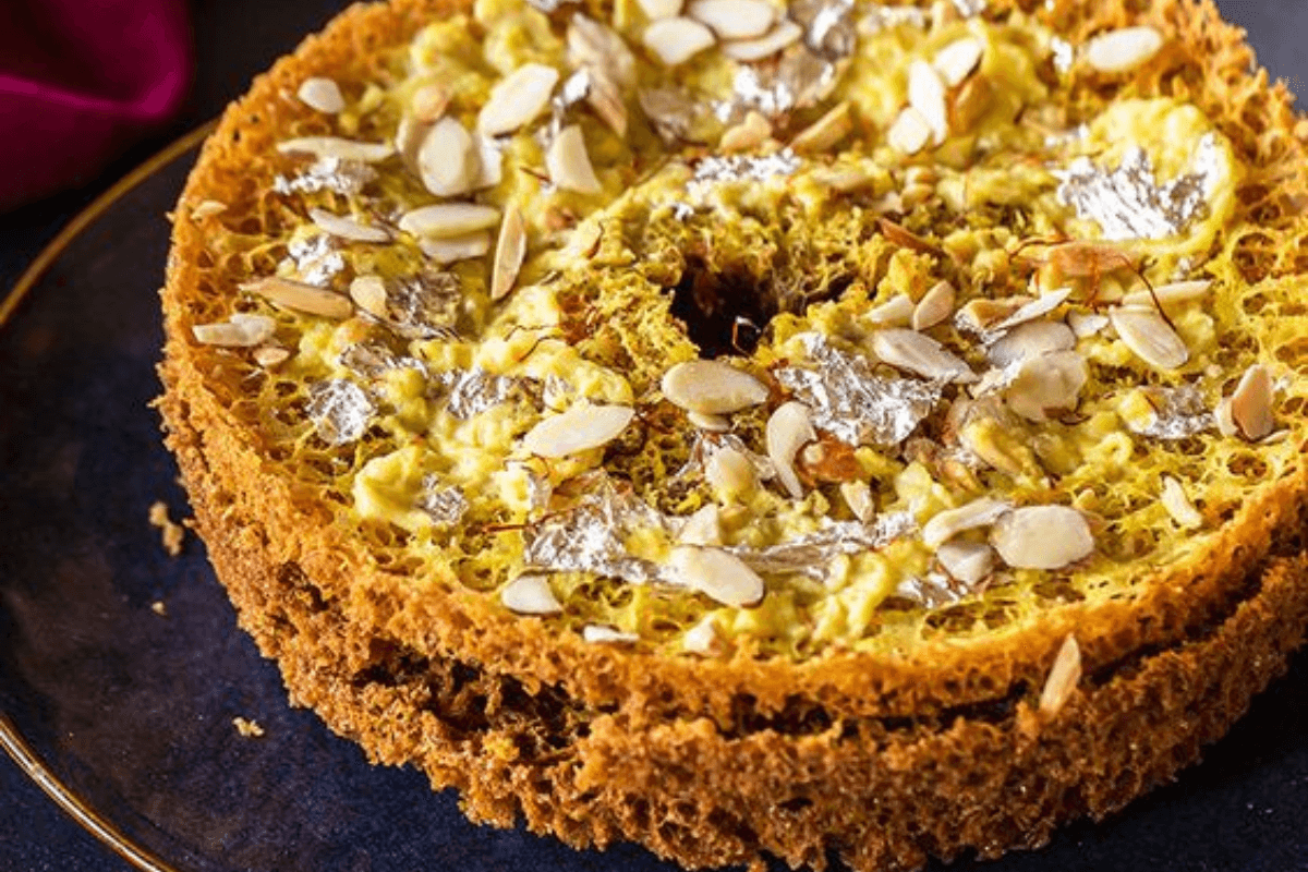 Raksha Bandhan 2024: रक्षाबंधन के लिए राजस्थान की सर्वोत्कृष्ट मिठाई है घेवर, जानें क्यू है ये इतनी खास, क्या है रेसपी  