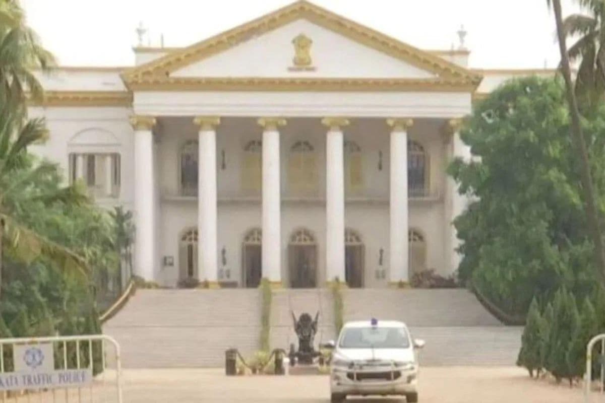 West Bengal : राजभवन में पहली बार एडीसी के पद पर महिला अफसर की हुई तैनाती