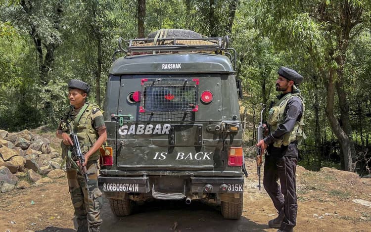 Jammu Kashmir में पाकिस्तान भेज रहा है आतंकी, भारतीय जवान 'ठोक' दे रहे हैं आतंकियों को