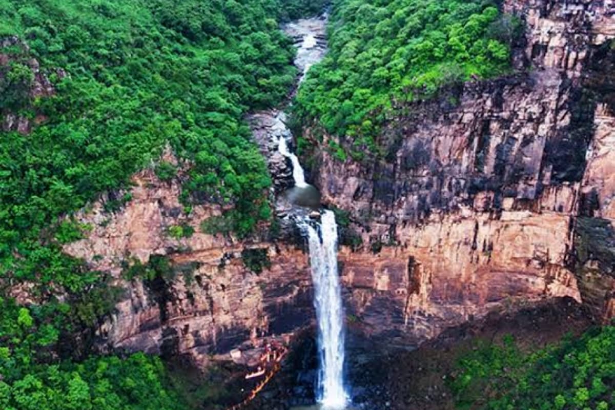 ककोलत जलप्रपात पहुंच सौंदर्यीकरण का आनंद उठा रहे हैं सैलानी, जाने के पहले इन चीजों का रखें ध्यान…