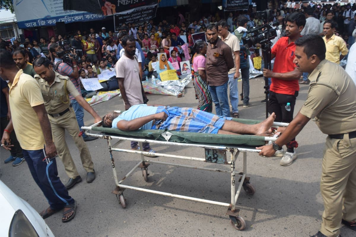 Kolkata Doctor Murder : जूनियर डॉक्टरों की हड़ताल से चरमराई सरकारी चिकित्सा व्यवस्था