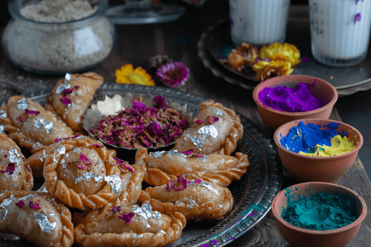 Mava Ki Gujiyan Recipe: गणेश चतुर्थी के शुभ अवसर पर स्वादिष्ट मावा की गुजिया बनाना न भूलें, नोट करें ये आसान रेसपी