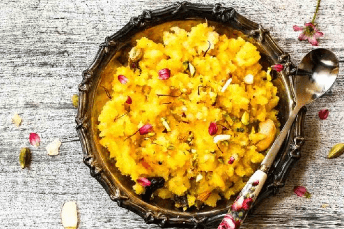 Mohan Bhog Recipe: कृष्ण जन्माष्टमी के लिए झटपट तैयार करे मोहन भोग, जानें ये आसान तरीका