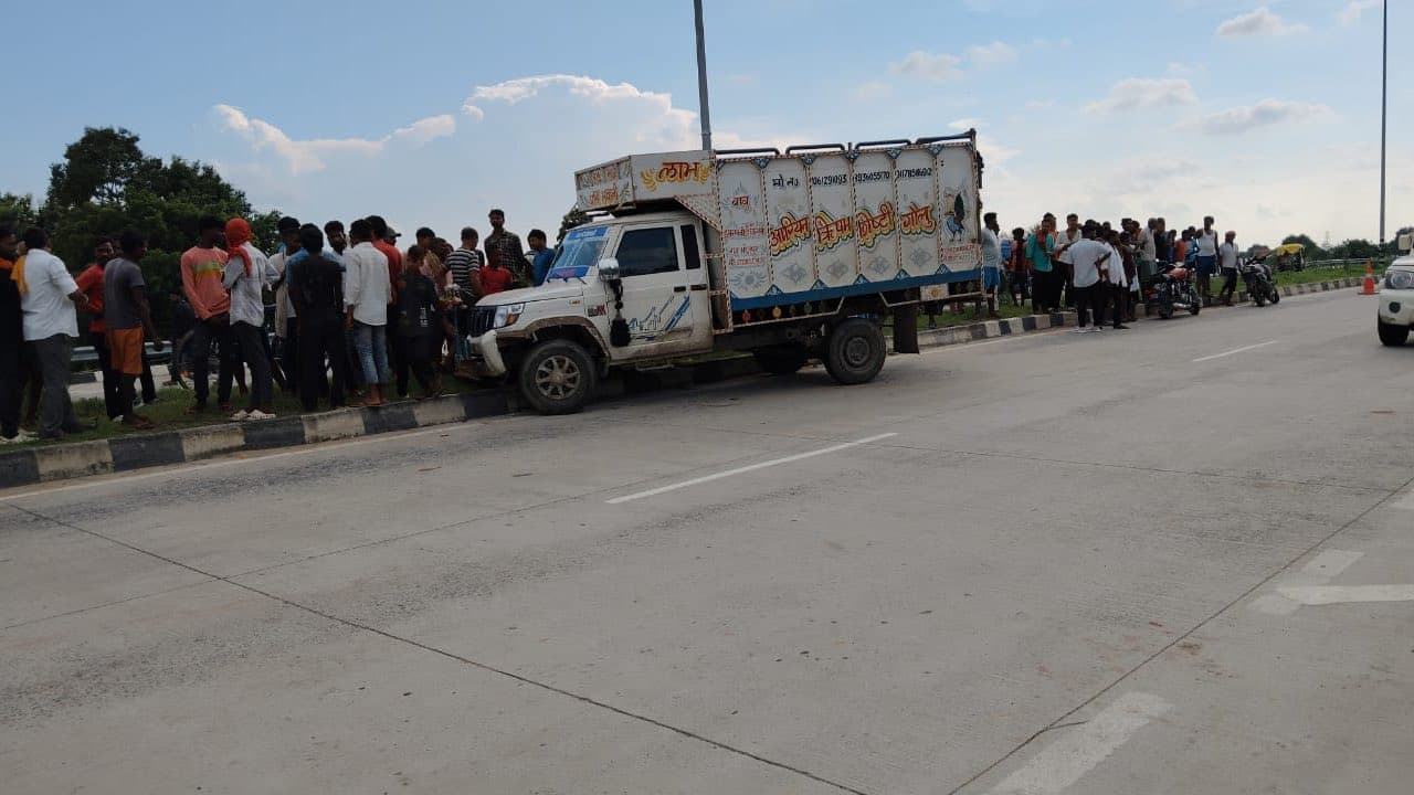 Bihar News: बक्सर में पुलिस लिखी बाइक पर सवार अपराधियों ने चलायी गोली, 3 आरोपी गिरफ्तार