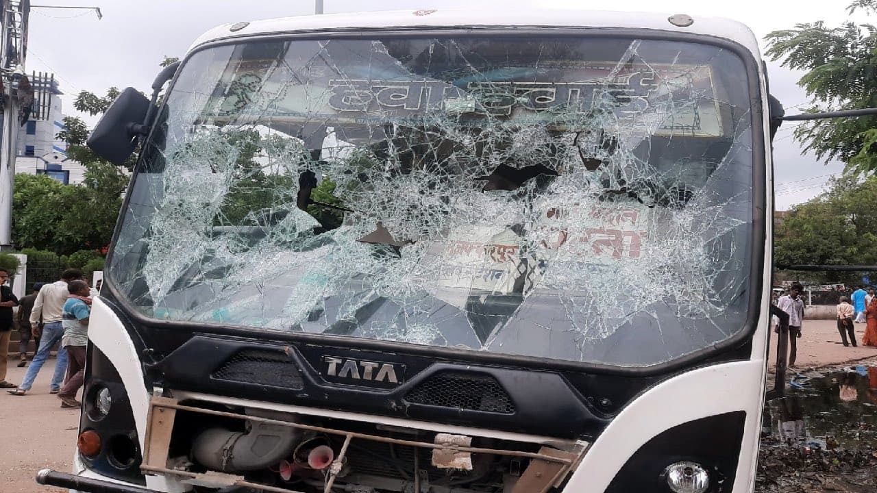 Bihar Road Accident: मुजफ्फरपुर में भीषण सड़क हादसा, मौके पर युवक की मौत