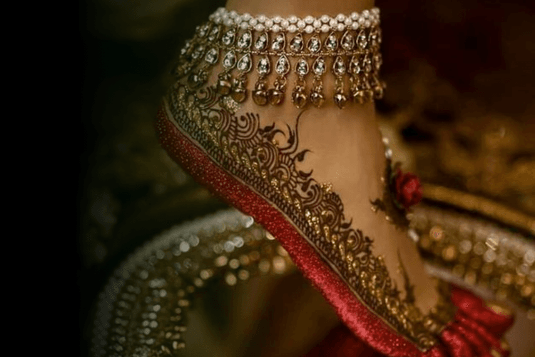 Hartalika Teej 2024 Payal Designs: इन डिजाइनर पायल के साथ अपने हरतालिका तीज लुक को निखारें, पैरों की बढ़ेगी सुंदरता