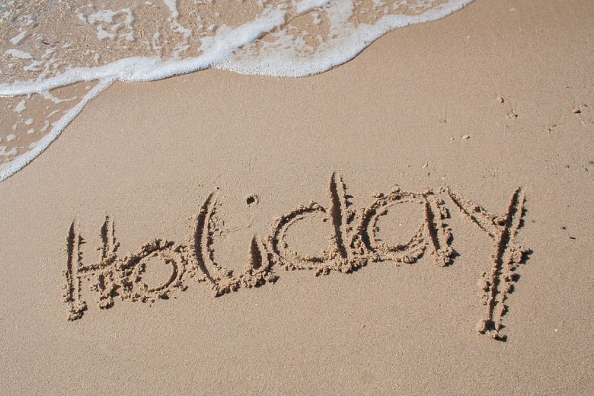 Public Holiday: खुशखबरी 9 अगस्त को इस राज्य में बंद रहेंगे स्कूल-कॉलेज-बैंक, जानें क्यों?