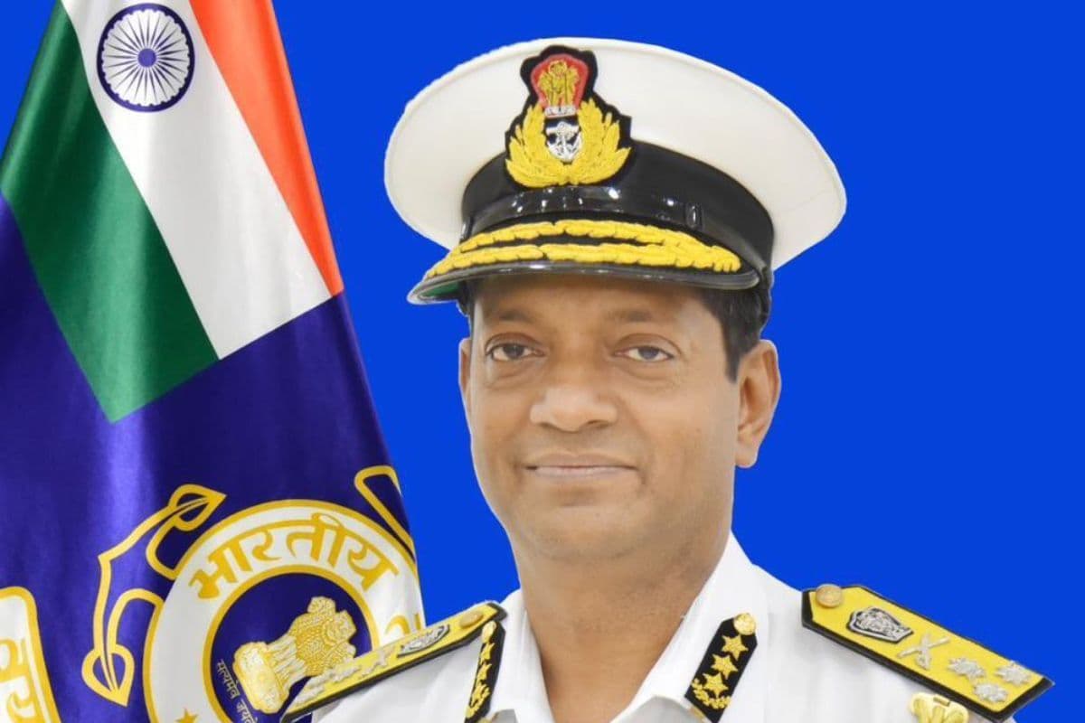 Rakesh Pal: भारतीय तटरक्षक बल के डीजी राकेश पाल का दिल का दौरा पड़ने से निधन, रक्षा मंत्री राजनाथ सिंह ने जताया दुख