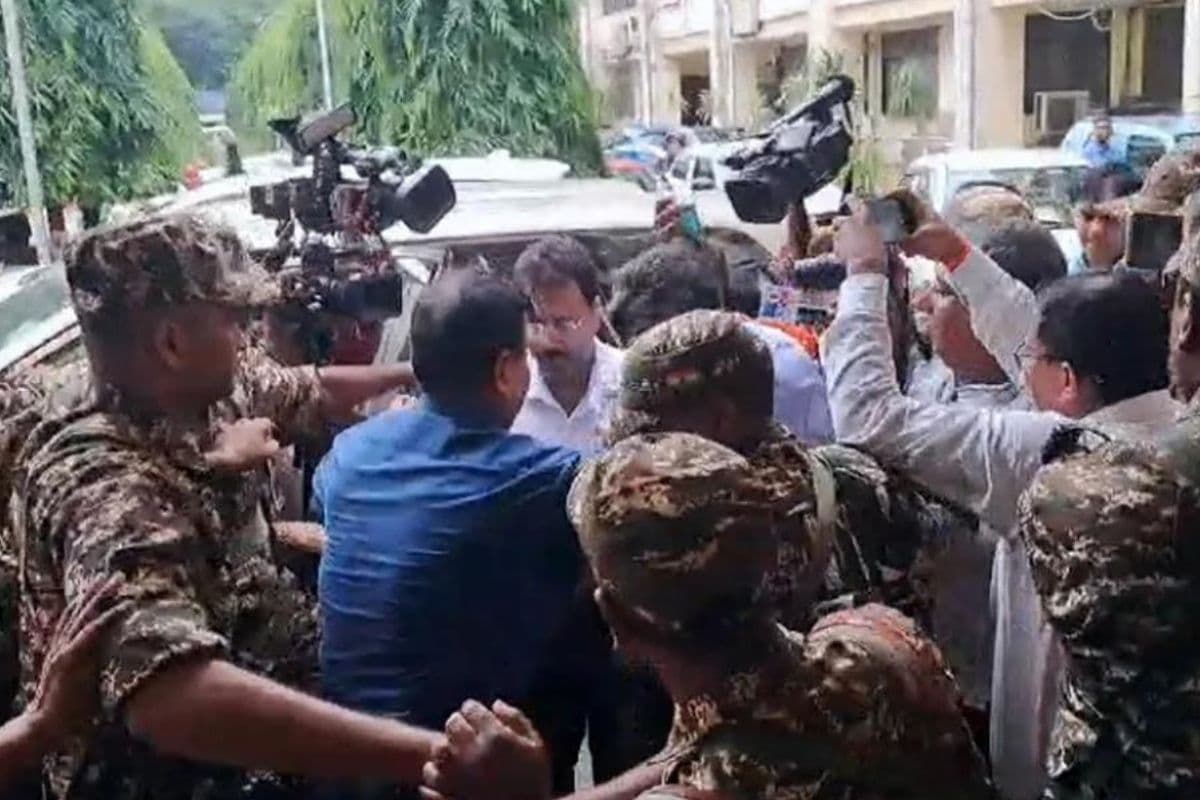 Kolkata Doctor Murder: दिल्ली में NSUI ने निकाला कैंडल मार्च, CBI ने किया आरजी कर मेडिकल कॉलेज के पूर्व प्रिंसिपल को गिरफ्तार