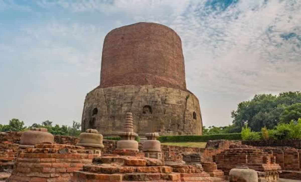 Sarnath Tour: भगवान बुद्ध की भूमि है सारनाथ, जरूर करें एक्सप्लोर