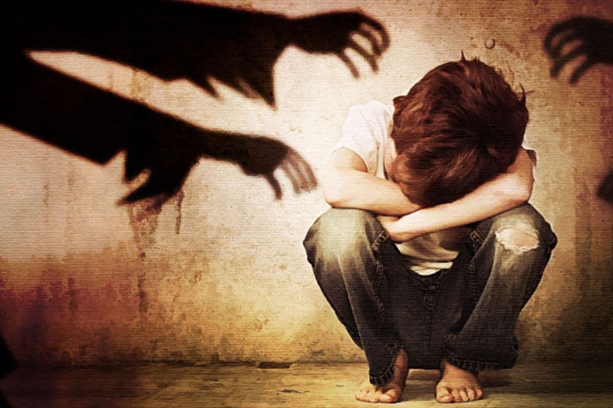 Bengal Crime News : मेरे बेटे को कमरे में बुलाकर कुकर्म करता था वो, शिकायत लेकर थाने पहुंची मां