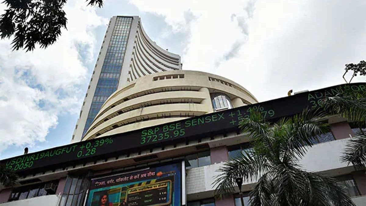 शुरुआती कारोबार में शेयर बाजार की सुस्त शुरुआत, 40.82 अंक चढ़कर खुला सेंसेक्स