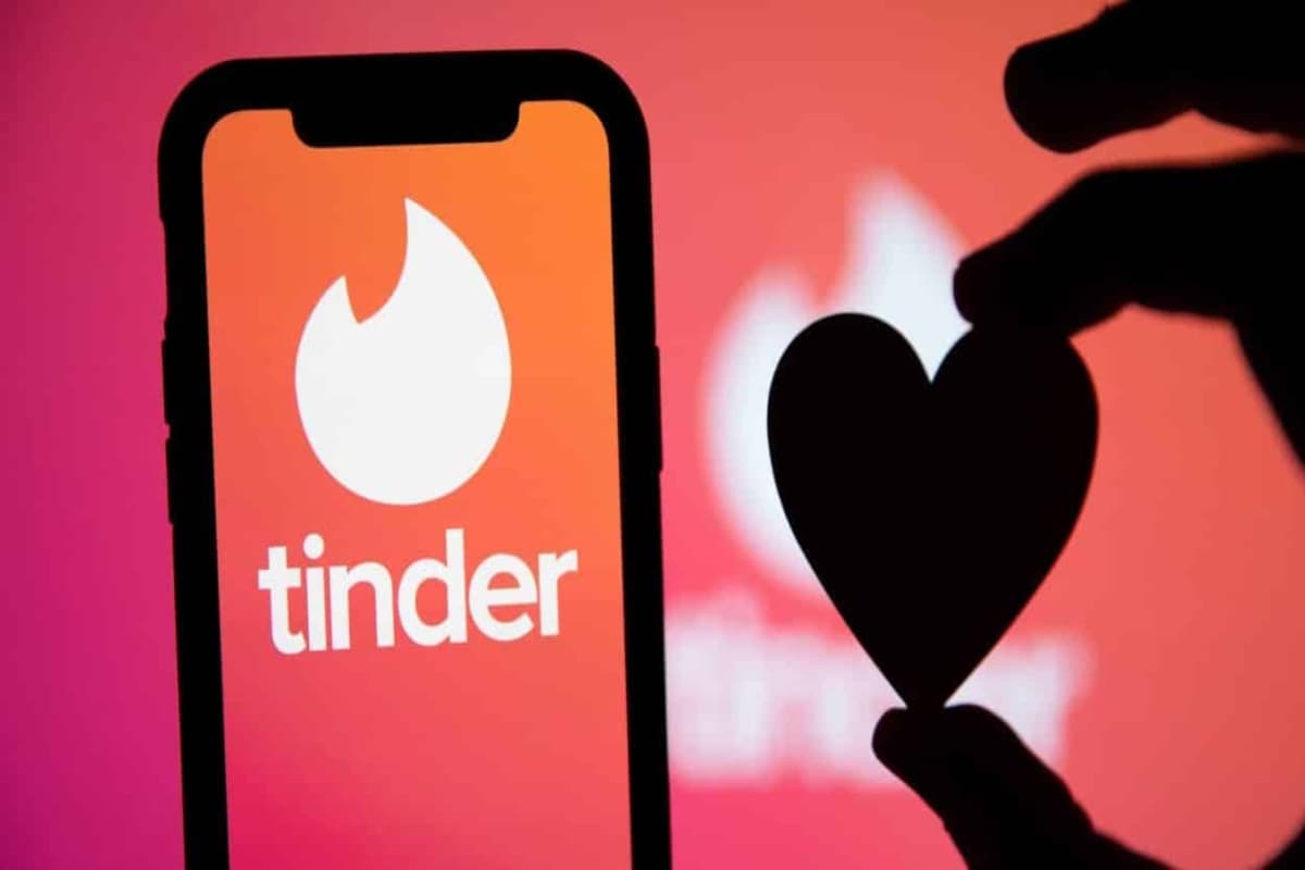 Tinder डेटिंग ऐप पर IIT ग्रैजुएट ने डाली शैक्षणिक योग्यता, यूजर्स बोले- LinkedIn नहीं है यह